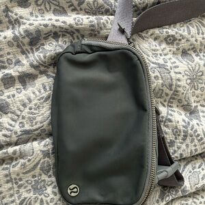 Lulu Lemon belt bag